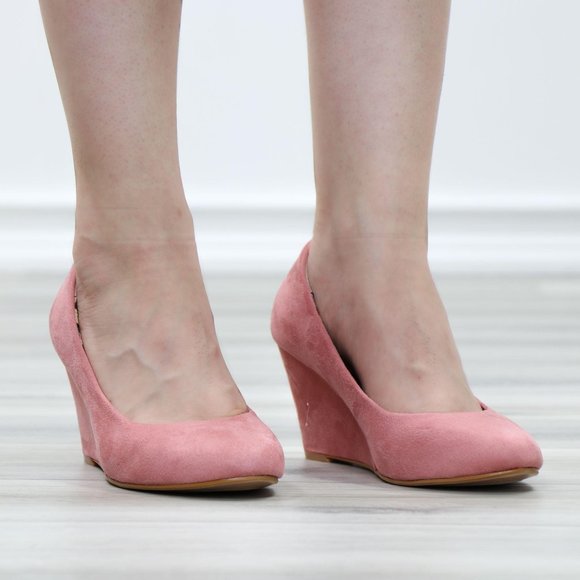 Low Wedge Heel Mauve Faux Suede Round Toe - Picture 2 of 11